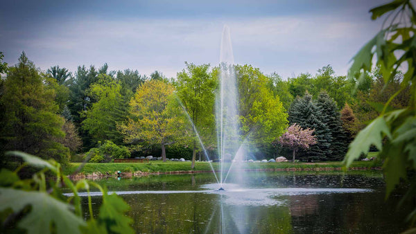 Clover Fountain For Medium, Residential Ponds